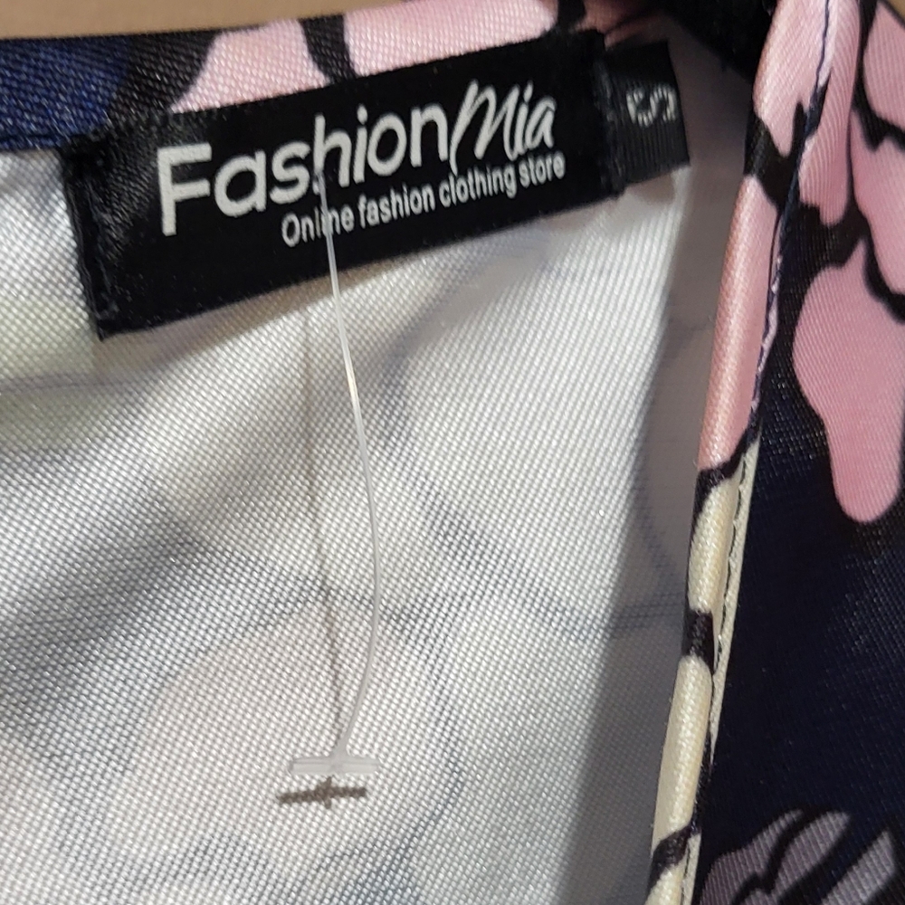 *3/$30 Sale* Structured Fit & Flare Blue Floral Dress sz S - Picture 2 of 6